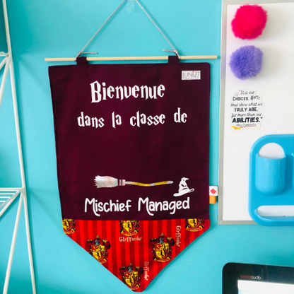 L’ avenir du Monde est ici dans la salle de classe de/ Personalized Banner